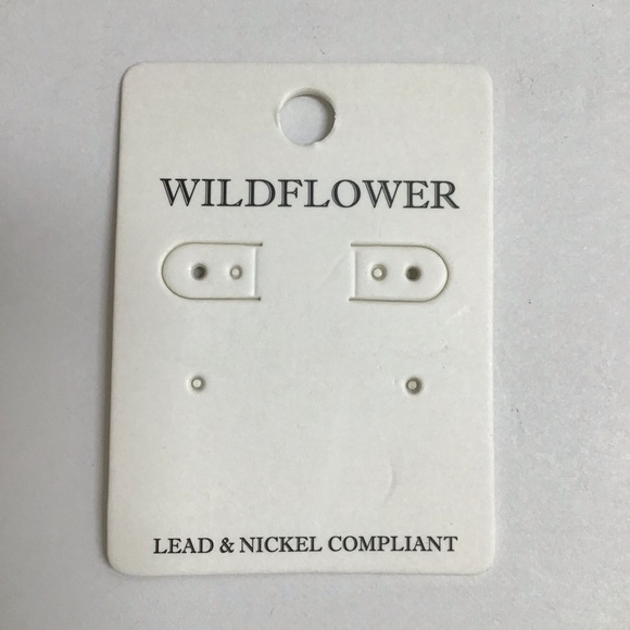 Daisy Enamel Pierced Earrings White Pink Gold Tone Elegant Summer Chic Look NEW - Picture 9 of 9